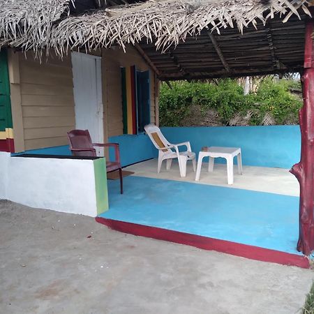 Happy Beach Cabana ฮัมบานโตตา ภายนอก รูปภาพ
